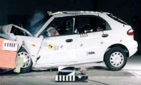 Daewoo Lanos crash test picture