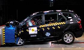Kia Carens crash test picture