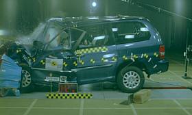 Kia Sedona crash test picture