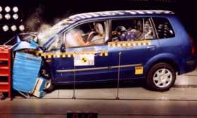 Mazda Premacy crash test picture