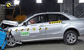 Mercedes-Benz E-class crash test picture