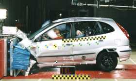 Nissan Almera Tino crash test picture