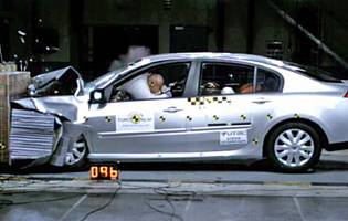Renault Laguna crash test picture
