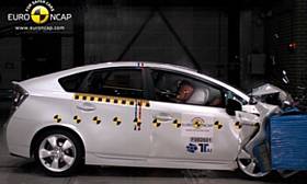 Toyota Prius crash test picture
