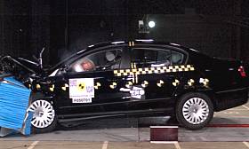 Volkswagen Passat crash test picture
