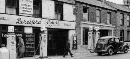 AA garage, bedford (1948)