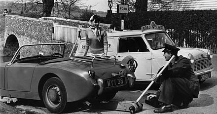 1961-mini-van-patrol-jack-back-of-sports