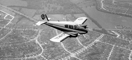 Piper Apache (1963)