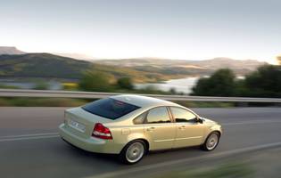 picture of volvo s40 rear