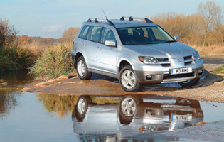 picture of mitsubishi outlander from the front