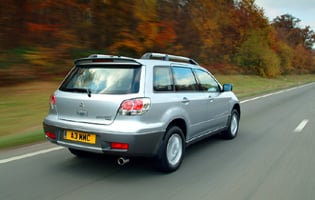 picture of mitsubishi outlander from the rear