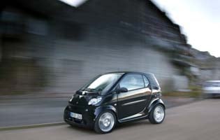 picture of smart fortwo from the side