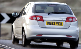 picture of daewoo lacetti from the rear