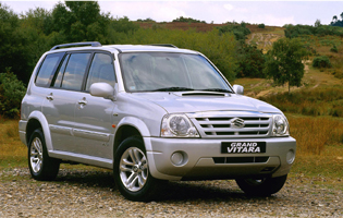 picture of suzuki grand vitara xl-7 from the front