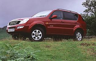 picture of ssangyong Rexton from the side