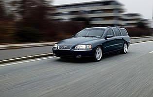 picture of Volvo V70 in action