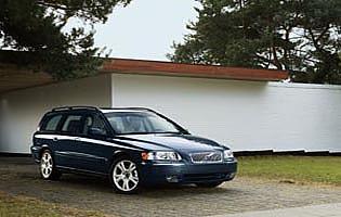 picture of Volvo V70 from the front