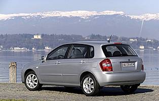 picture of kia cerato from the rear