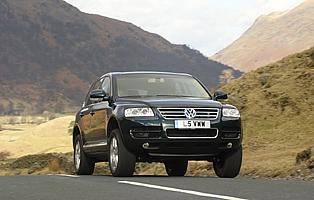 picture of VW Touareg from the front