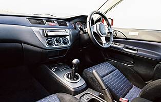 picture of mitsubishi lancer cabin