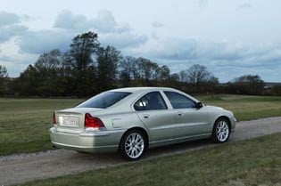 picture of volvo s60 from the rear