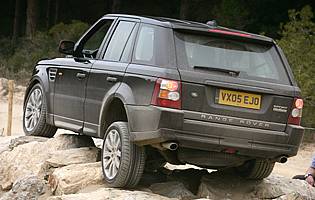 picture of range rover offroading