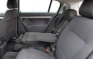 Car Reviews Vauxhall Signum Design 3 0 Cdti V6 24v The