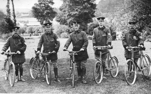1914, AA patrols on bicycles, Oxford Road