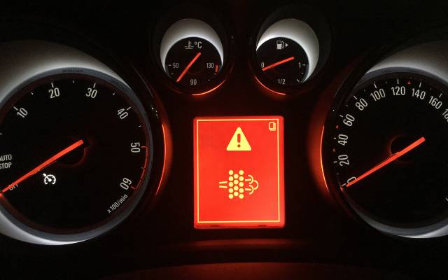 Diesel particulate filter warning light