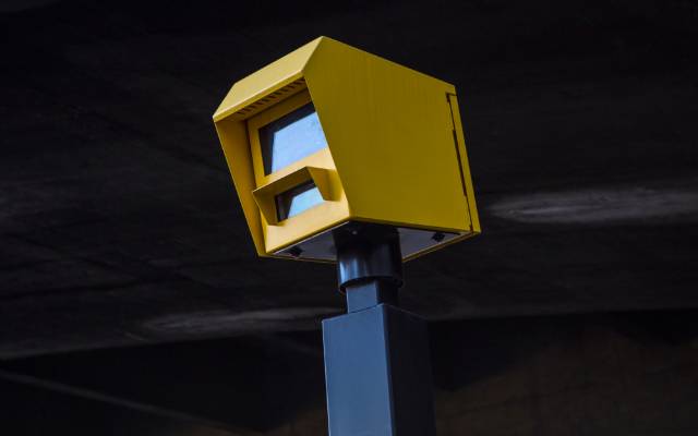 Speedcurb speed camera