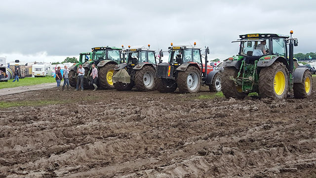 Mud tractors chris p