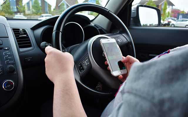 Safe driving gb driver texting while driving