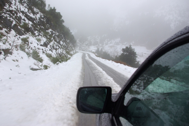 Driving in snow 640x 428